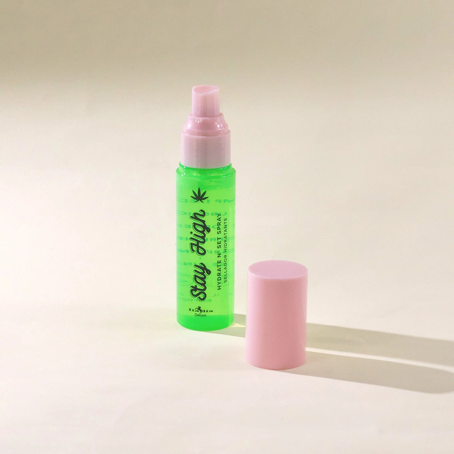 #100SH Italia Deluxe Stay High Hydrate N' Set Spray Display