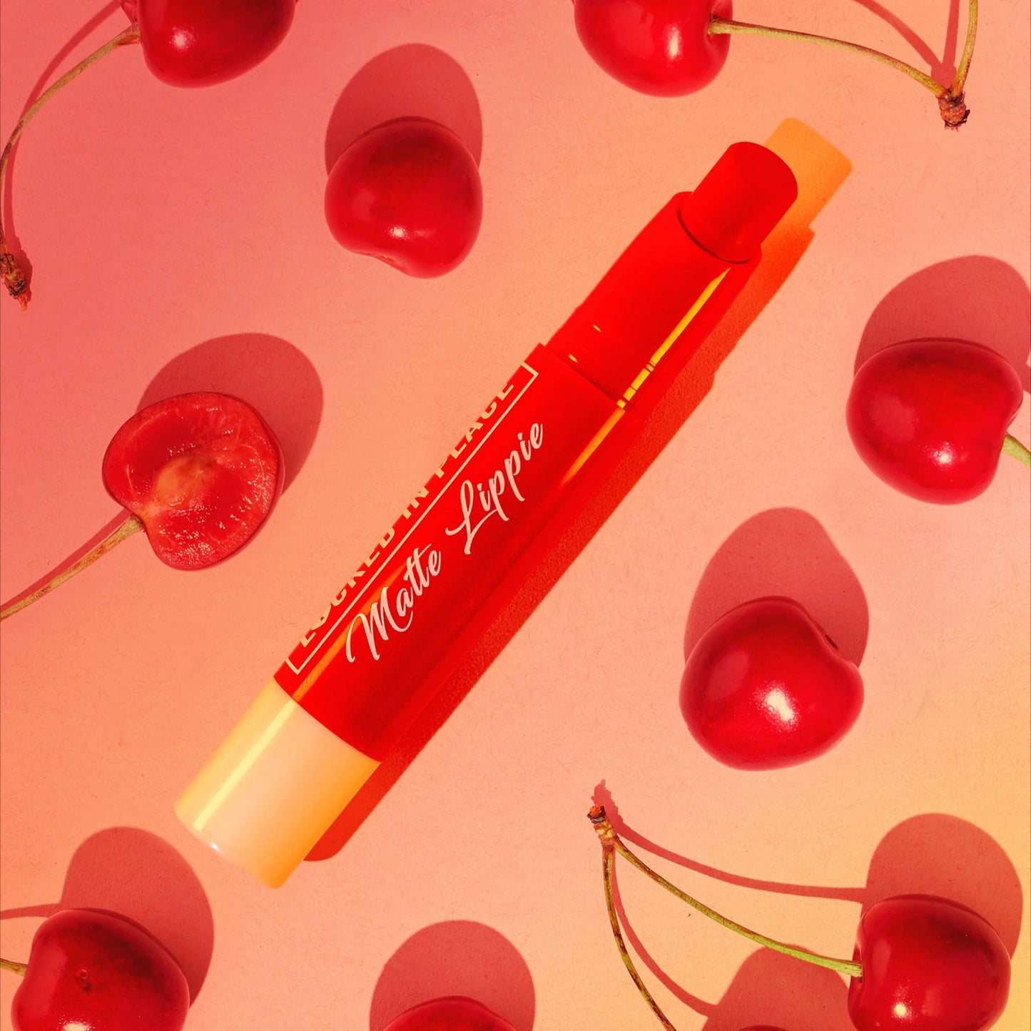 193LPL Italia Deluxe Locked in Place Lipstick Display